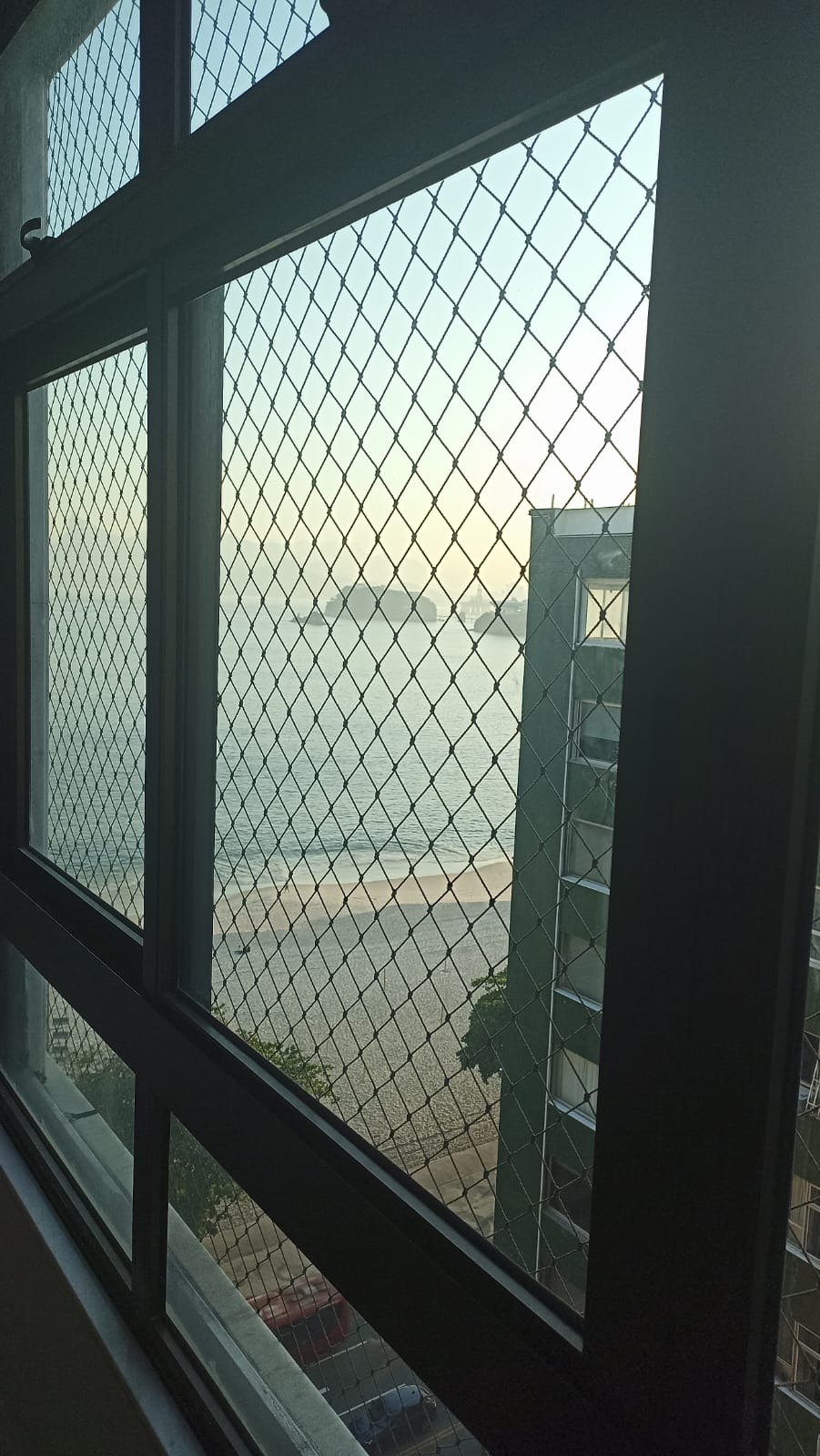 Excelente Apartamento de 03 quartos na Praia de Icaraí 