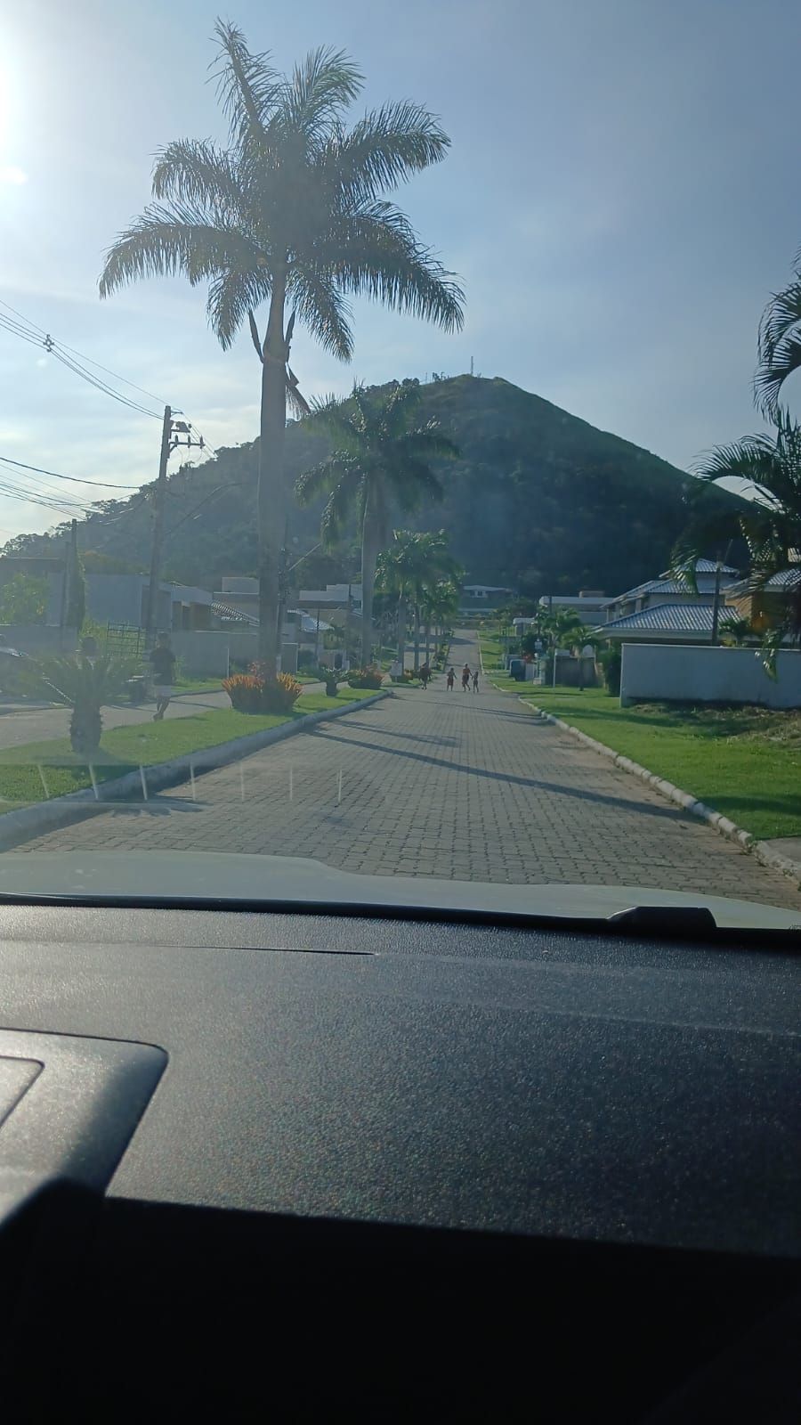 Excelente Casa  com 04 quartos à Venda em Itaipuaçu - Oportunidade 