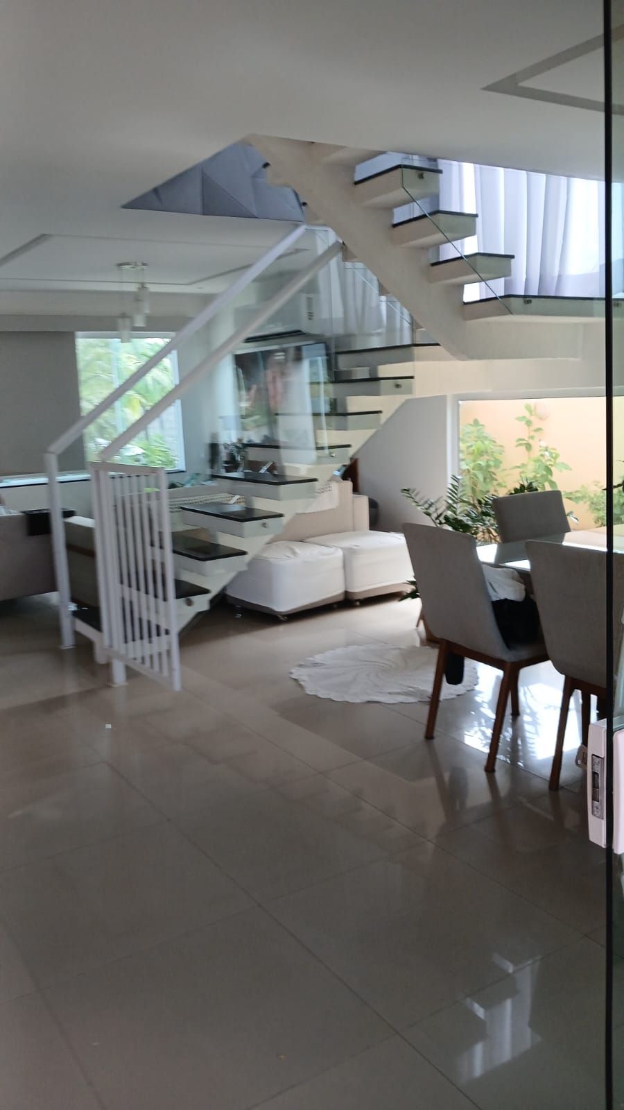 Excelente Casa  com 04 quartos à Venda em Itaipuaçu - Oportunidade 