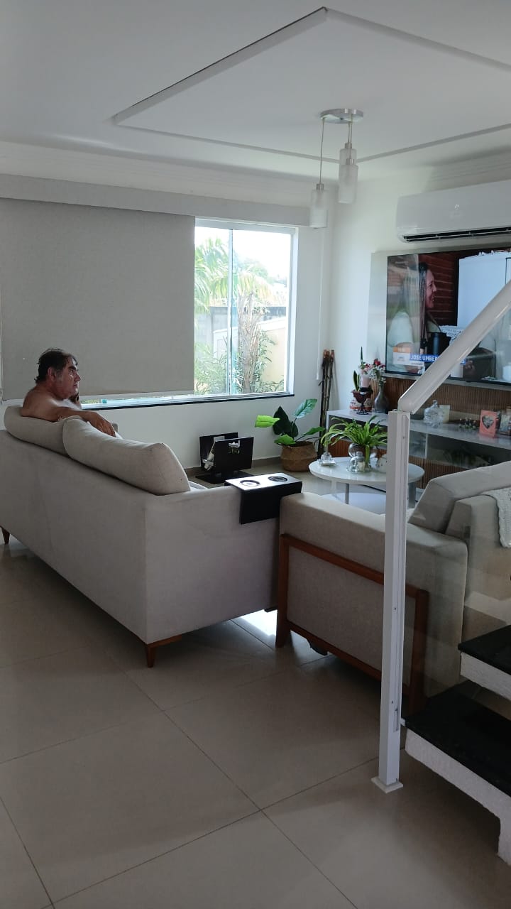 Excelente Casa  com 04 quartos à Venda em Itaipuaçu - Oportunidade 