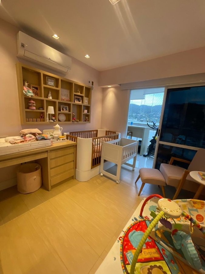 Lindo apartamento de 2 quartos a venda na rua São Fabio em Piratininga