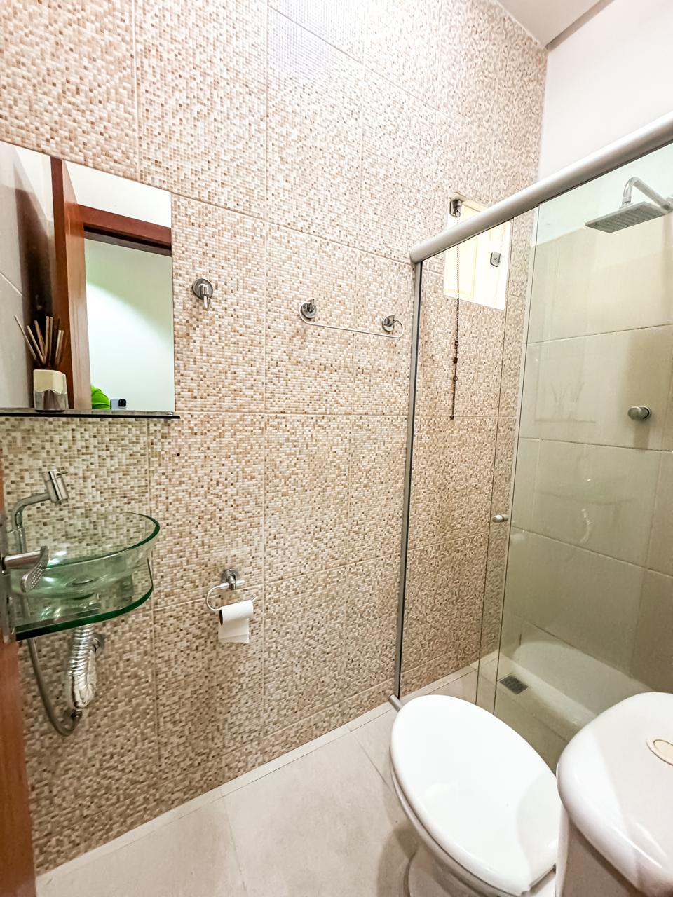 Casa Térrea, )3Qtos,Piscina,Forest Hill 