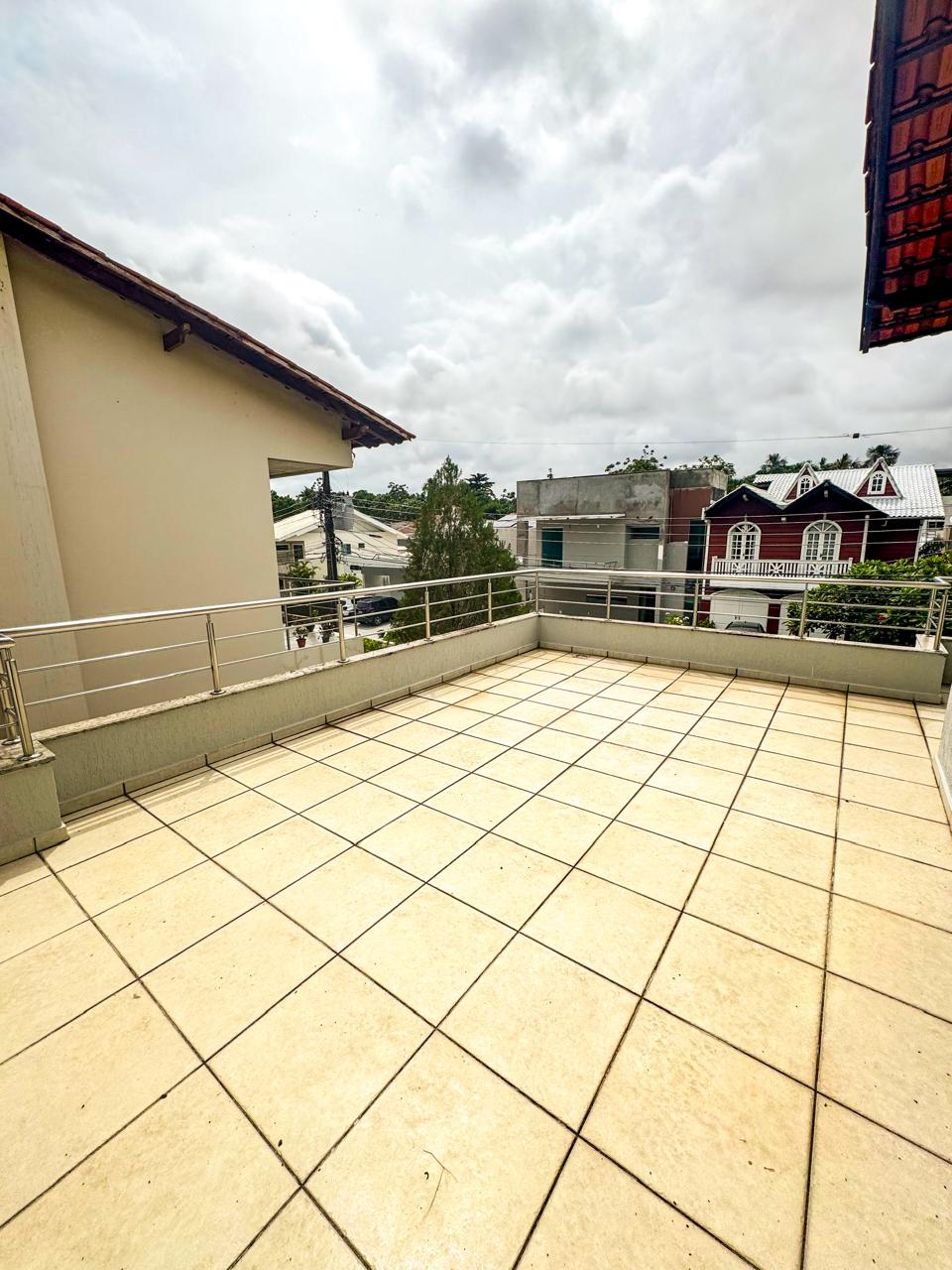 Casa Duplex (228m2), PQ.das Laranjeiras