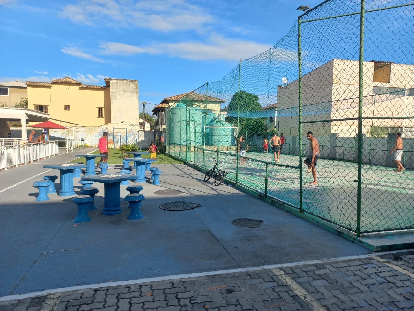 Apartamento à Venda em Nova Cidade, Rio das Ostras - 2 Quartos, 1 Banheiro, 1 Vaga