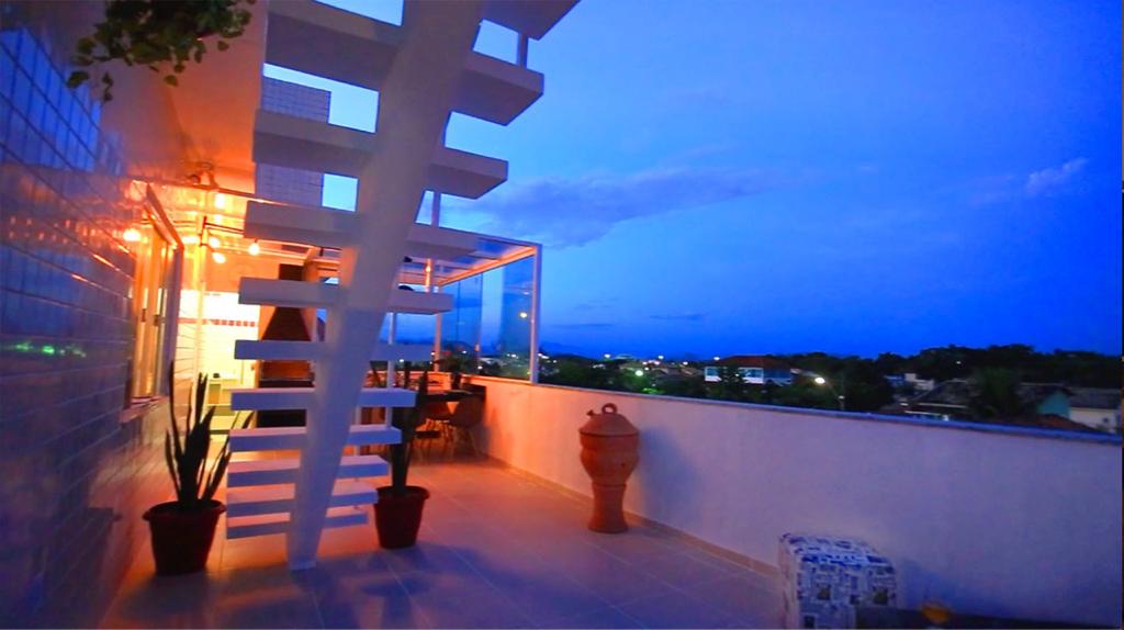 Apartamento com 3 dormitórios à venda, 140 m² - Floresta Das Gaivotas - Rio das Ostras/RJ