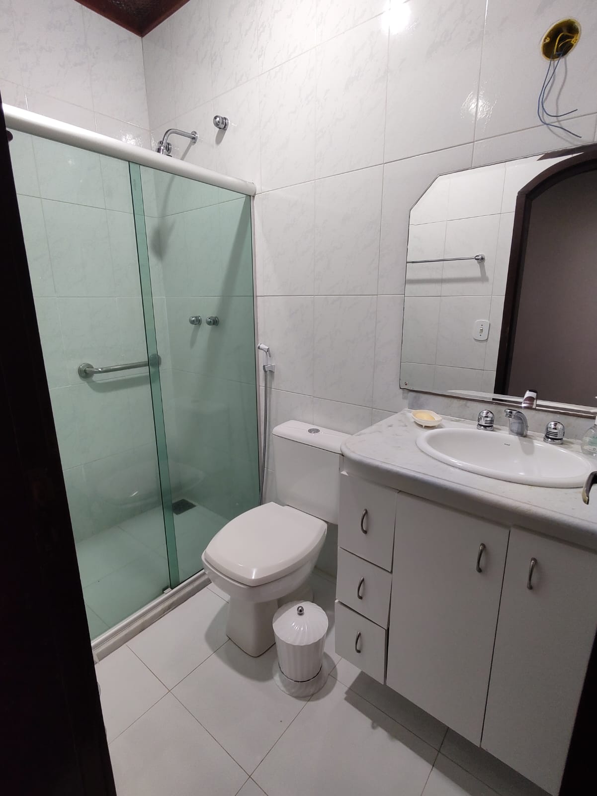 Bela casa linear com 3 quartos e edícula à venda - Costazul - Rio das Ostras/RJ