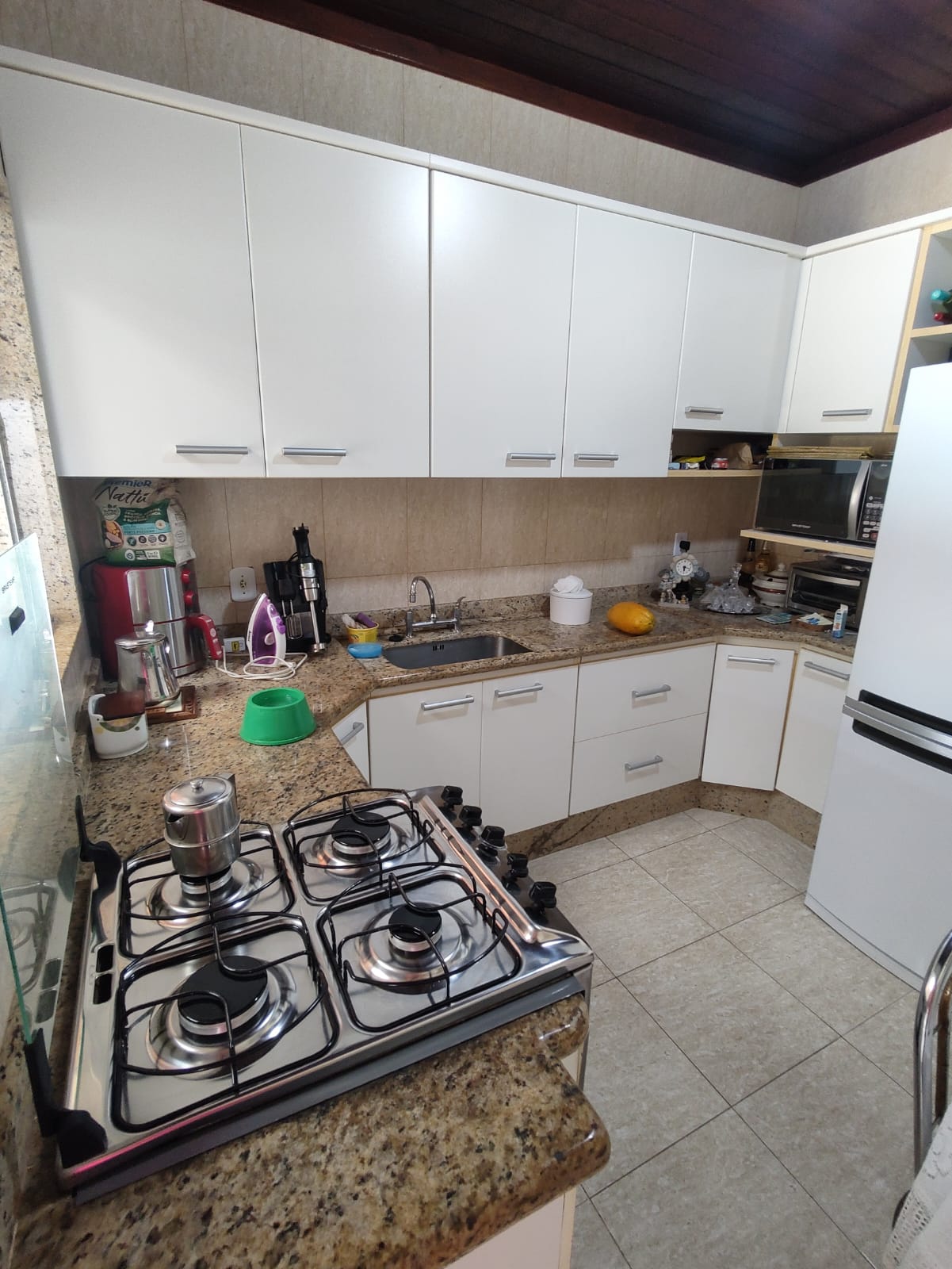 Bela casa linear com 3 quartos e edícula à venda - Costazul - Rio das Ostras/RJ
