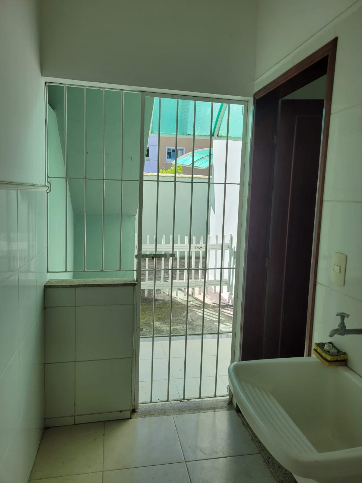 Apartamento Terreo à Venda com 2 Quartos em Rio das Ostras - Atlântica