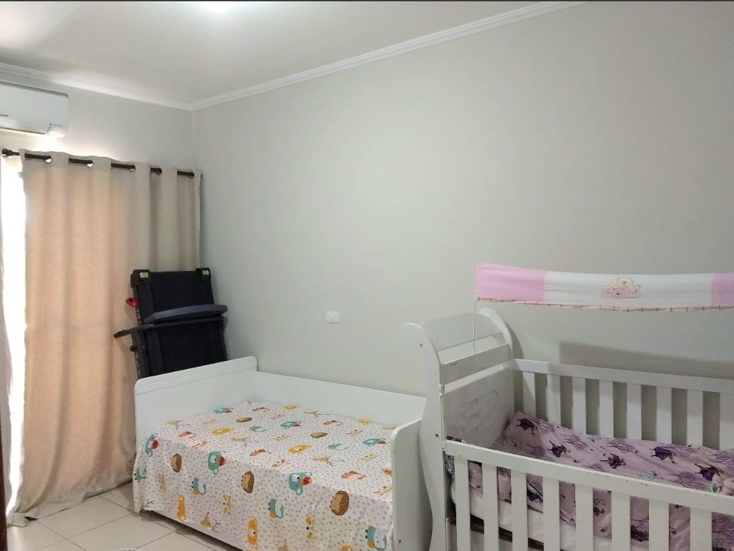 Apartamento com 2 quartos e 1 banheiro à venda, 65 m² por R$ 250.000