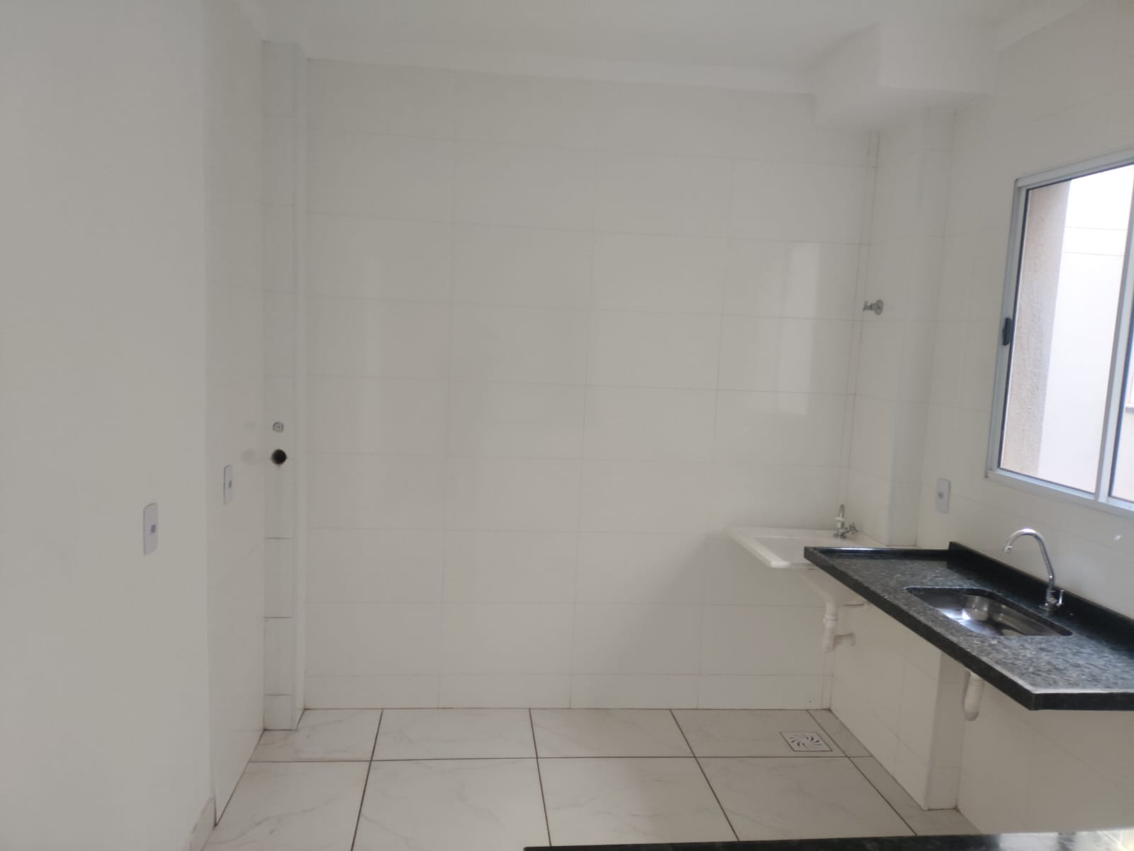 Oportunidade de Investimento: Venda de Apartamento no Edifício Savona