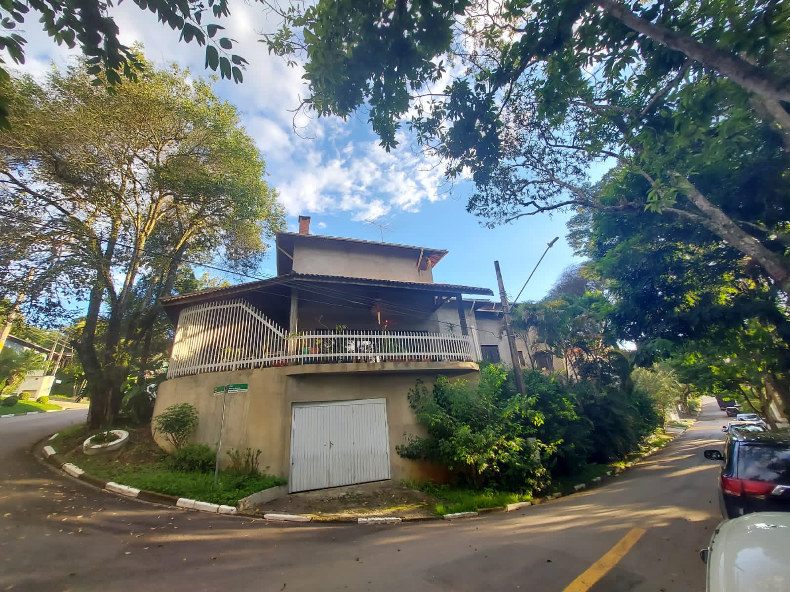  ABAIXOU $ $ - CASA TÉRREA 3 DORMITÓRIOS E AVARANDADA EM CONDOMÍNIO FECHADO COM  10 VAGAS E 451M² DE TERRENO