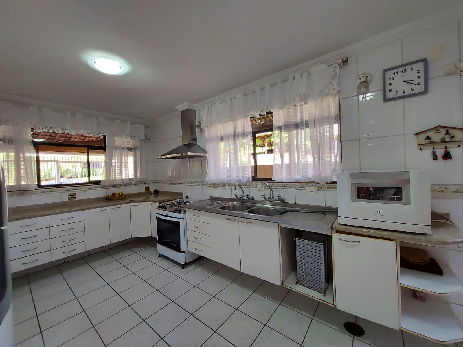  ABAIXOU $ $ - CASA TÉRREA 3 DORMITÓRIOS E AVARANDADA EM CONDOMÍNIO FECHADO COM  10 VAGAS E 451M² DE TERRENO