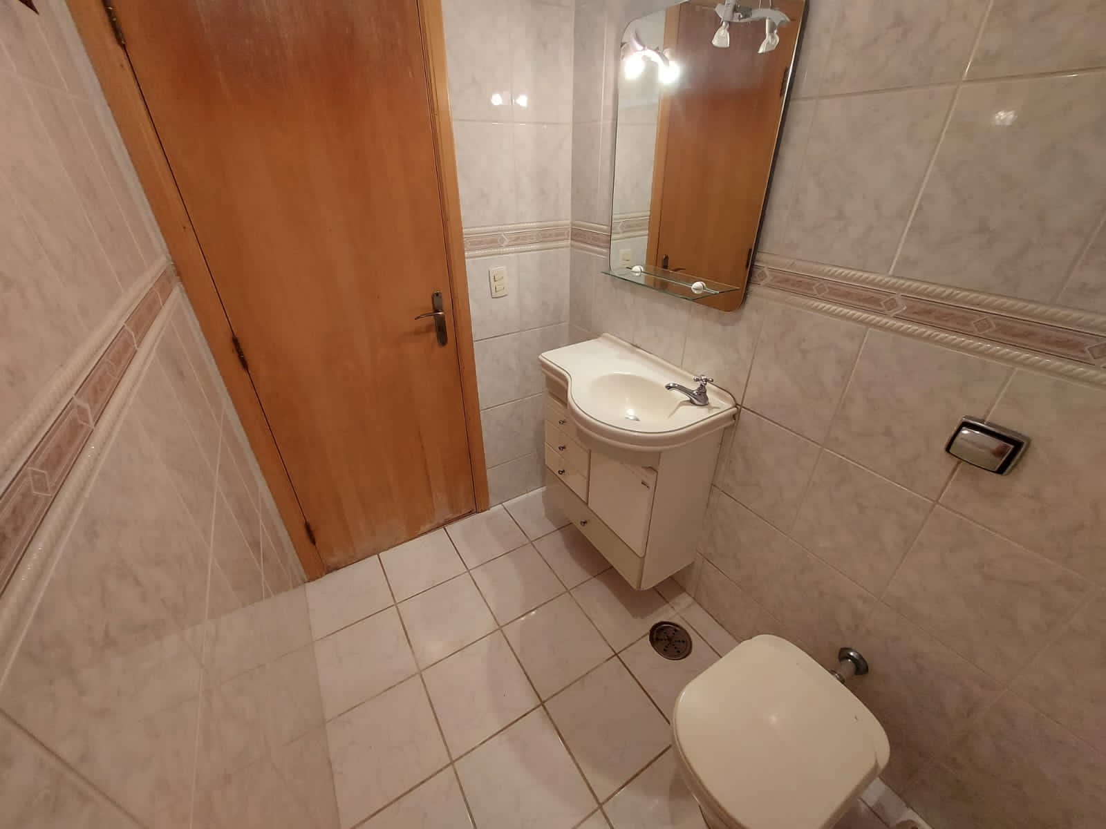  ABAIXOU $ $ - CASA TÉRREA 3 DORMITÓRIOS E AVARANDADA EM CONDOMÍNIO FECHADO COM  10 VAGAS E 451M² DE TERRENO