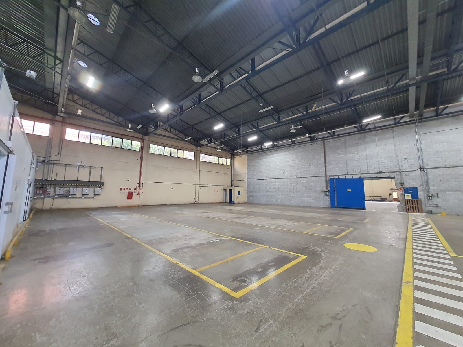 LOCAÇÃO GALPÃO PRONTO PARA INDÚSTRIA ALIMENTÍCIA OU QUÍMICA – PARQUE RINCÃO, COTIA KM29
