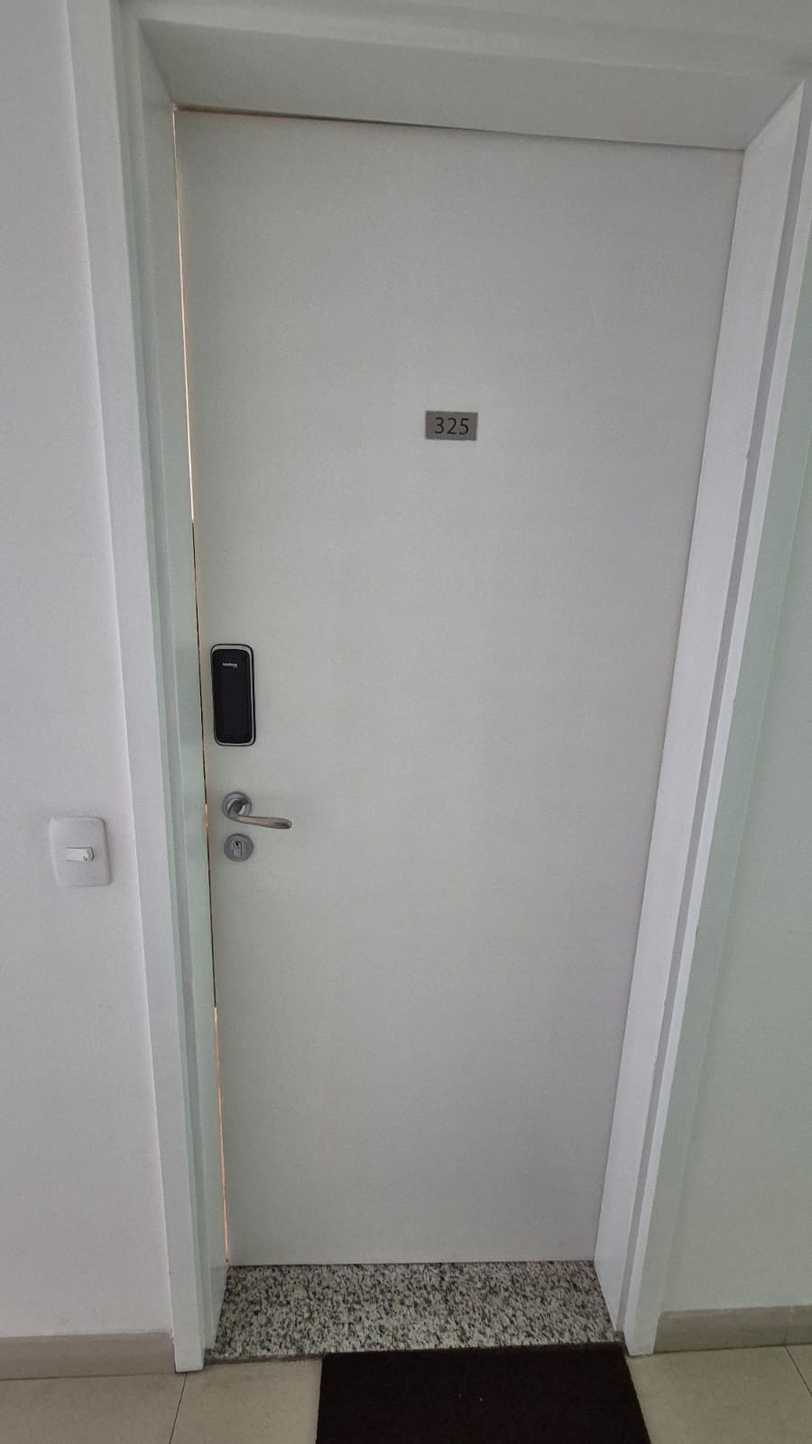 SALA COMERCIAL PARA LOCAÇÃO – AO LADO DO SHOPPING GRANJA VIANA