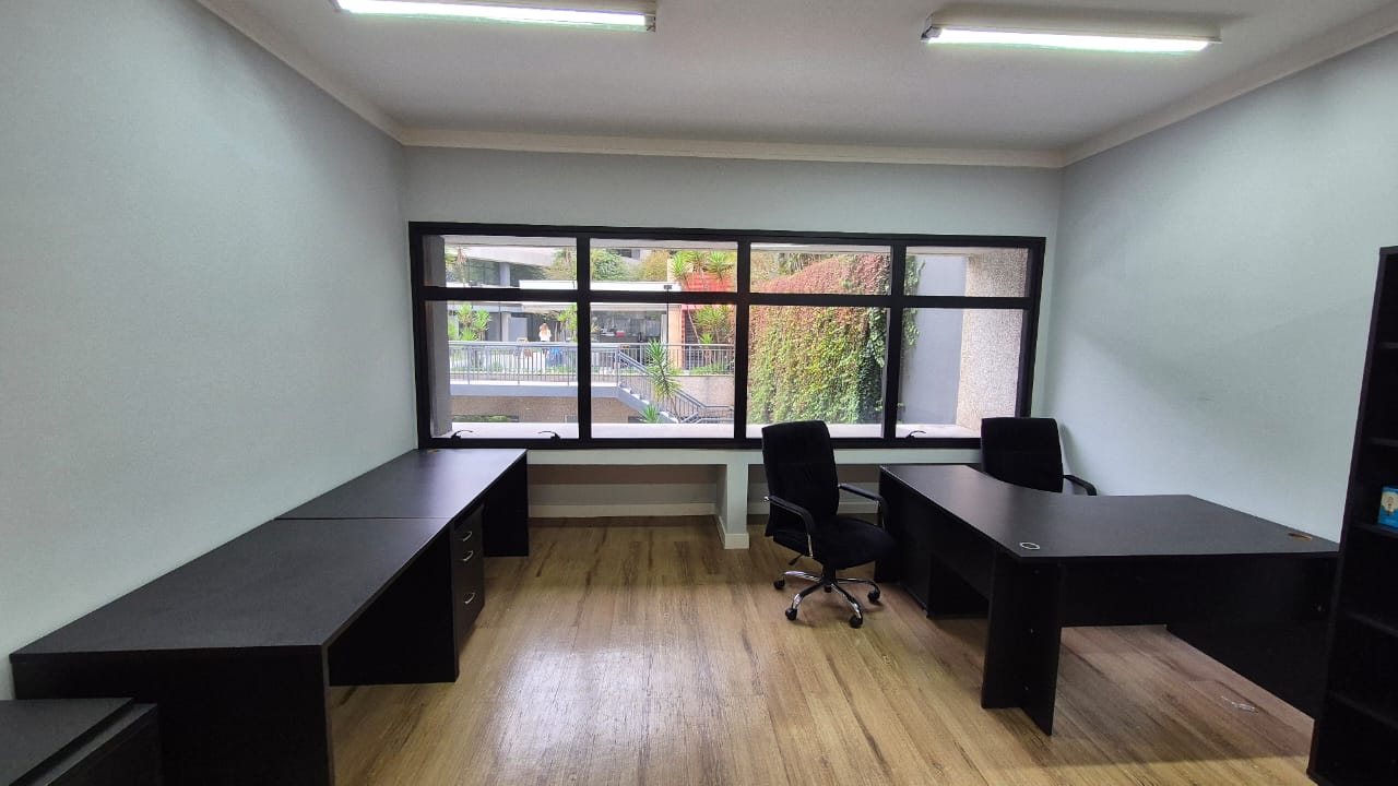 SALA COMERCIAL MOBILIADA PARA LOCAÇÃO – 42 M² NO 1º ANDAR – GRANJA VIANA