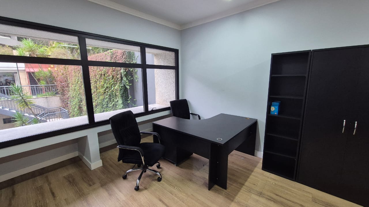 SALA COMERCIAL MOBILIADA PARA LOCAÇÃO – 42 M² NO 1º ANDAR – GRANJA VIANA