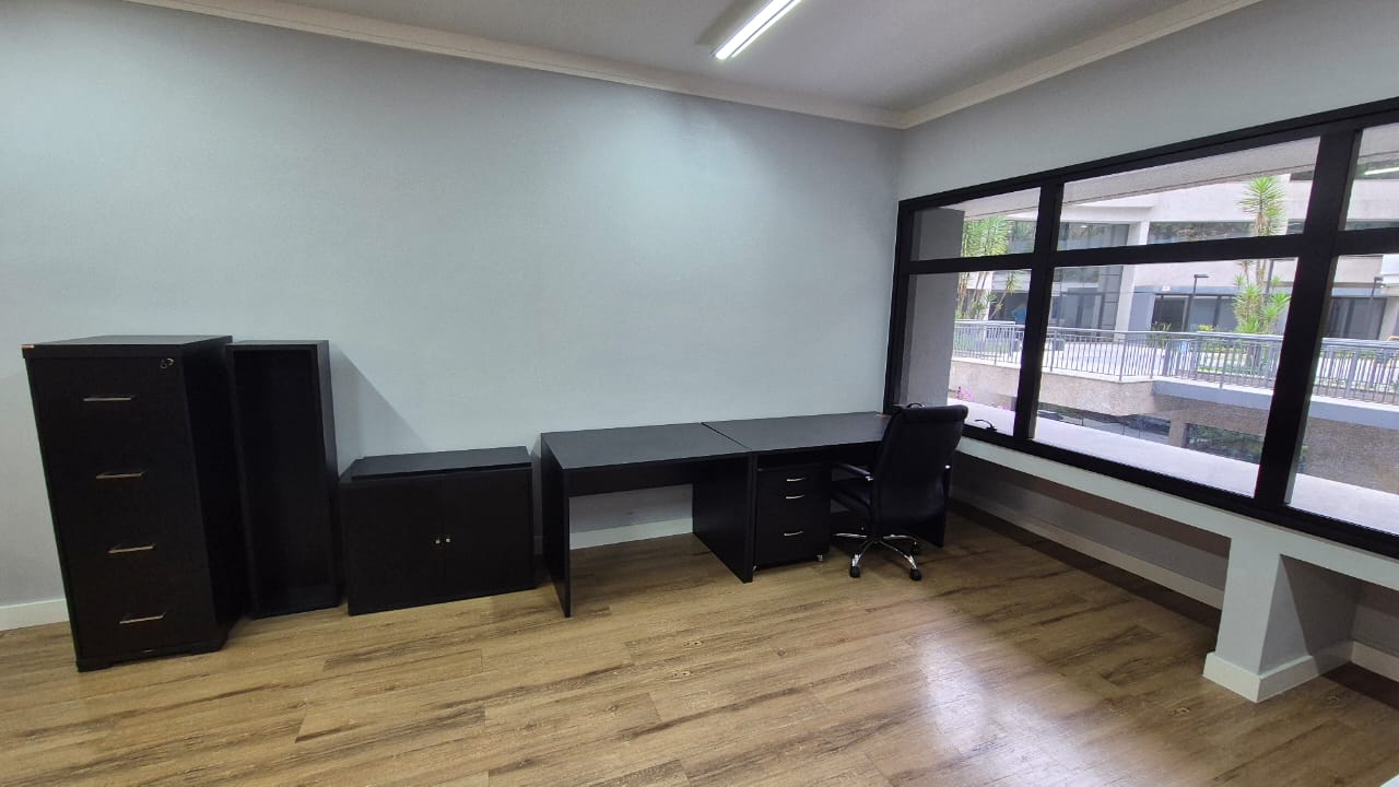 SALA COMERCIAL MOBILIADA PARA LOCAÇÃO – 42 M² NO 1º ANDAR – GRANJA VIANA