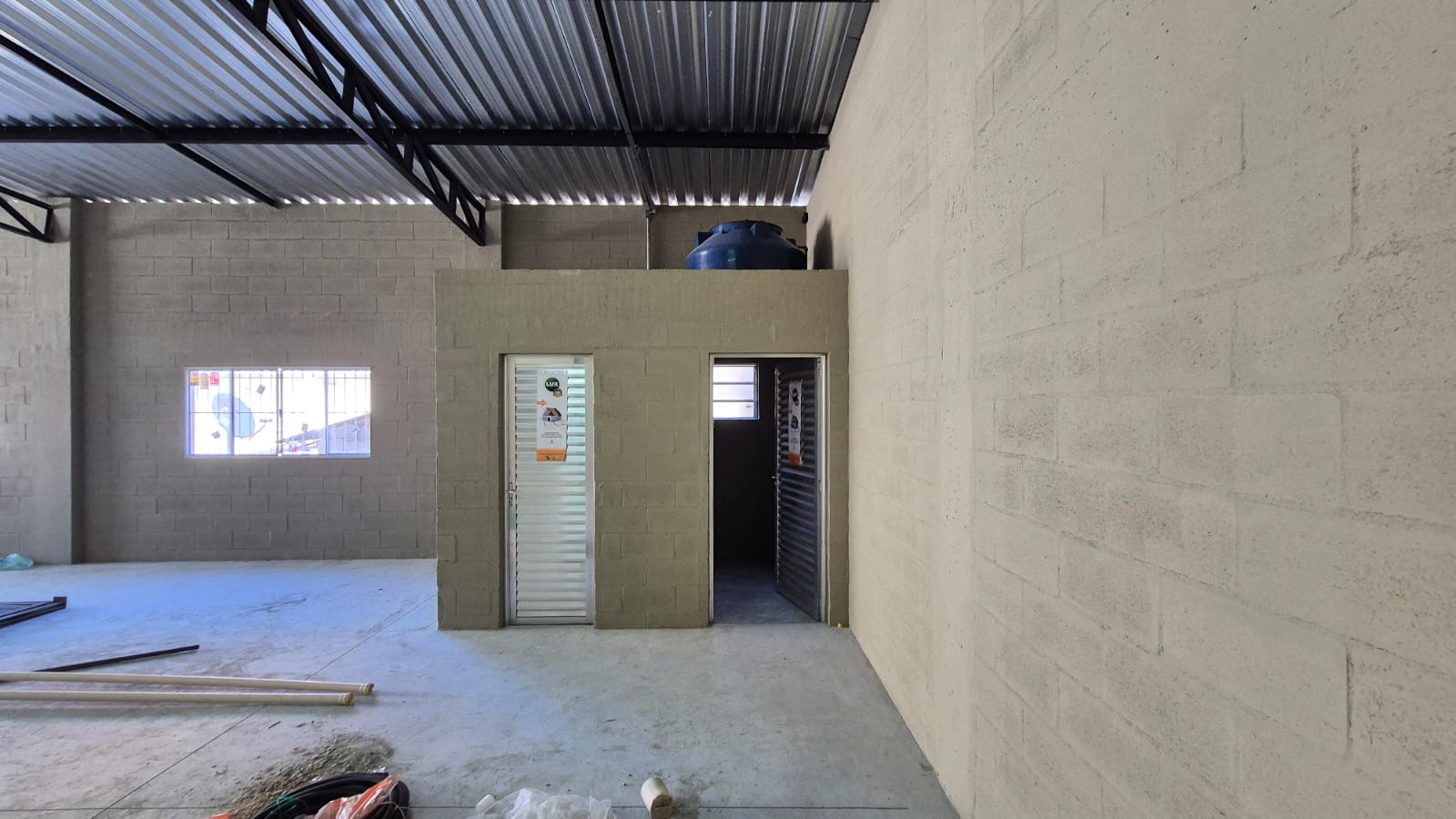 GALPÃO NOVO - COMERCIAL/INDUSTRIAL À VENDA OU PARA LOCAÇÃO – 380 M² – COTIA/SP