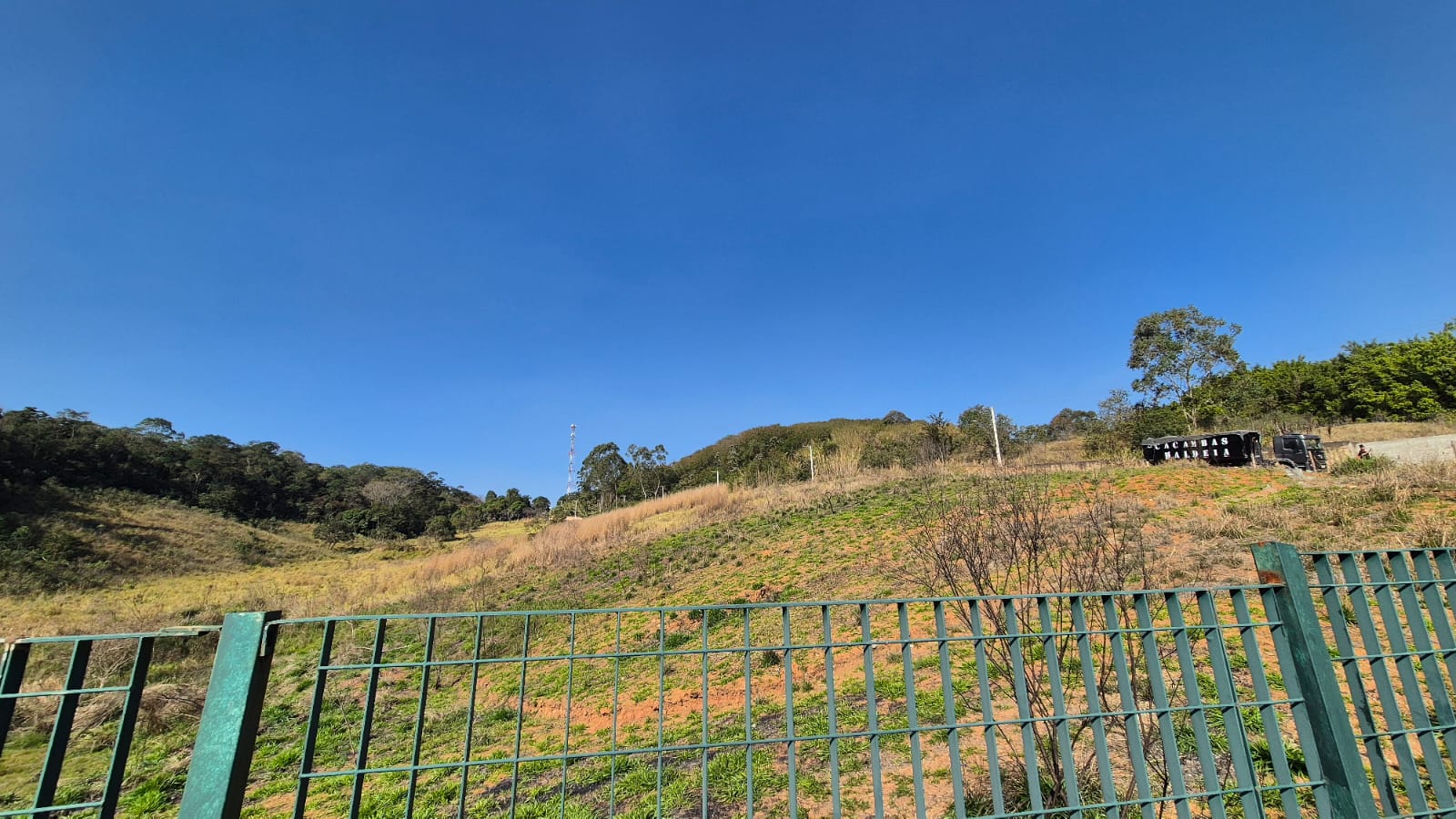 OPORTUNIDADE ÚNICA – TERRENO 55.972 M² AO LADO DO PARQUE REFÚGIO DOS BANDEIRANTES