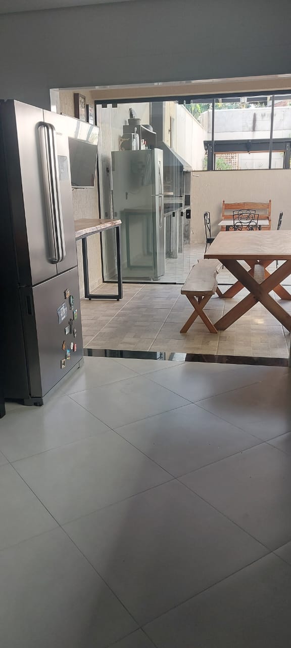 SOBRADO MODERNO 3 SUÍTES - NA GRANJA VIANA COM ENERGIA SOLAR