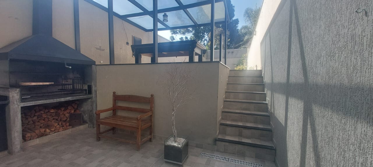 SOBRADO MODERNO 3 SUÍTES - NA GRANJA VIANA COM ENERGIA SOLAR