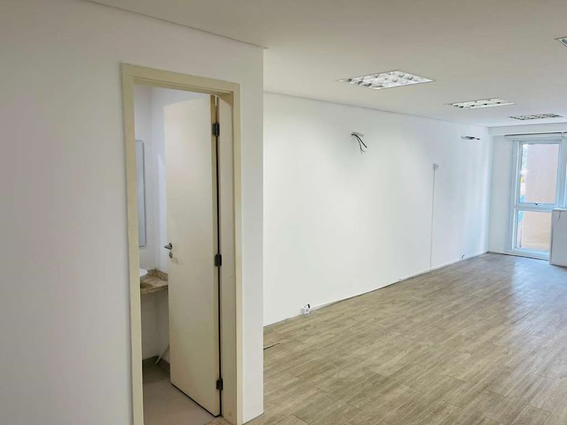  Sala comercial para VENDA, pronta ocupação. 1 vaga na garagem