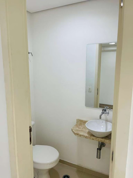  Sala comercial para VENDA, pronta ocupação. 1 vaga na garagem