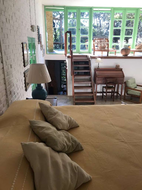 OPORTUNIDADE! Arquitetura autoral com forte pegada ecológica! ÚNICA e ESPECIAL!
