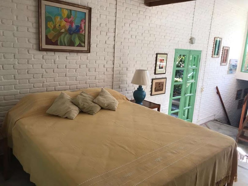 OPORTUNIDADE! Arquitetura autoral com forte pegada ecológica! ÚNICA e ESPECIAL!