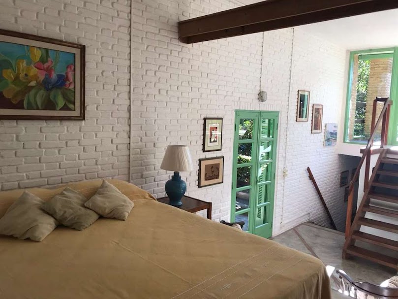 OPORTUNIDADE! Arquitetura autoral com forte pegada ecológica! ÚNICA e ESPECIAL!