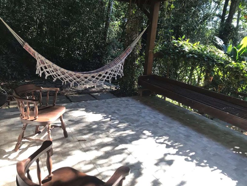 OPORTUNIDADE! Arquitetura autoral com forte pegada ecológica! ÚNICA e ESPECIAL!