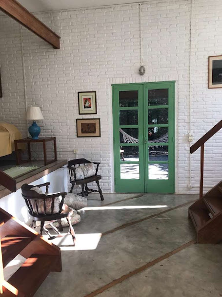 OPORTUNIDADE! Arquitetura autoral com forte pegada ecológica! ÚNICA e ESPECIAL!