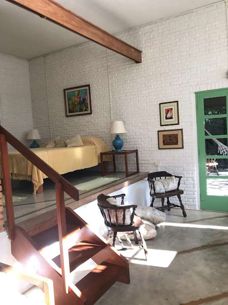 OPORTUNIDADE! Arquitetura autoral com forte pegada ecológica! ÚNICA e ESPECIAL!