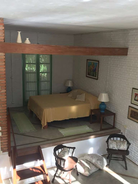 OPORTUNIDADE! Arquitetura autoral com forte pegada ecológica! ÚNICA e ESPECIAL!