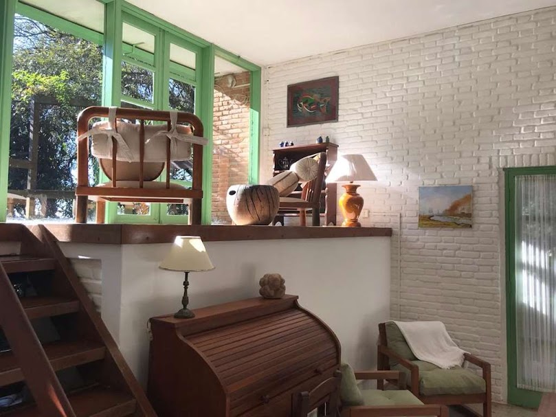 OPORTUNIDADE! Arquitetura autoral com forte pegada ecológica! ÚNICA e ESPECIAL!