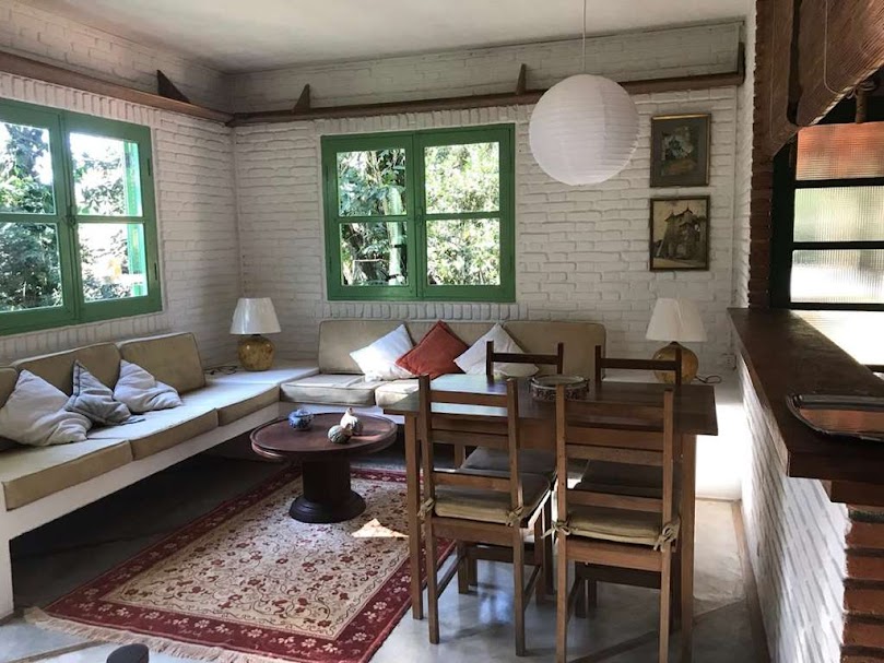OPORTUNIDADE! Arquitetura autoral com forte pegada ecológica! ÚNICA e ESPECIAL!