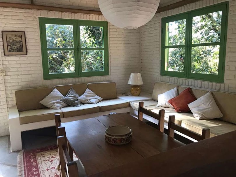 OPORTUNIDADE! Arquitetura autoral com forte pegada ecológica! ÚNICA e ESPECIAL!
