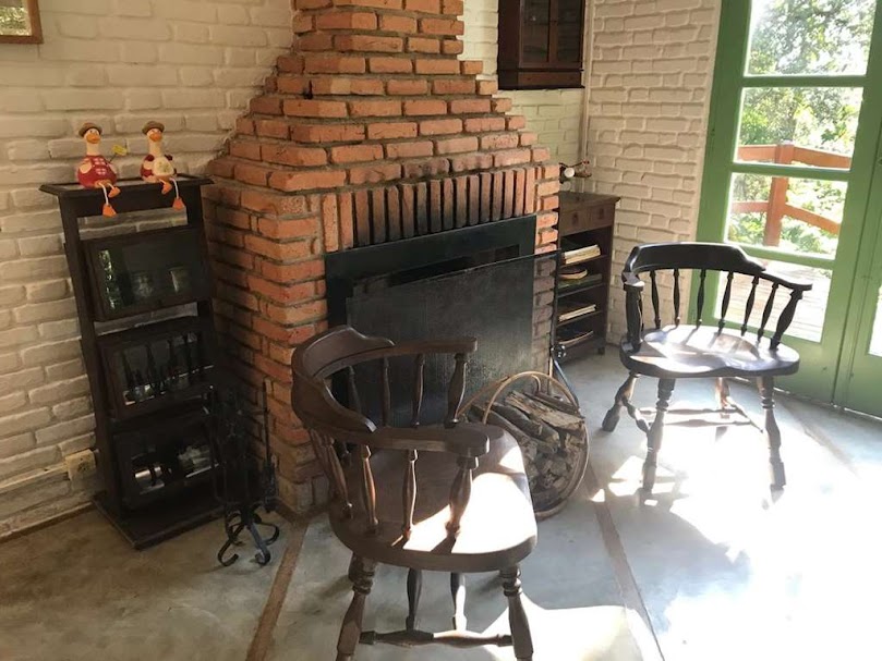 OPORTUNIDADE! Arquitetura autoral com forte pegada ecológica! ÚNICA e ESPECIAL!