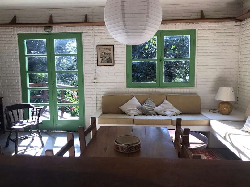 OPORTUNIDADE! Arquitetura autoral com forte pegada ecológica! ÚNICA e ESPECIAL!