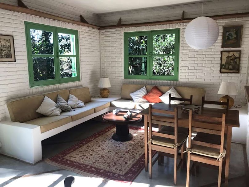 OPORTUNIDADE! Arquitetura autoral com forte pegada ecológica! ÚNICA e ESPECIAL!