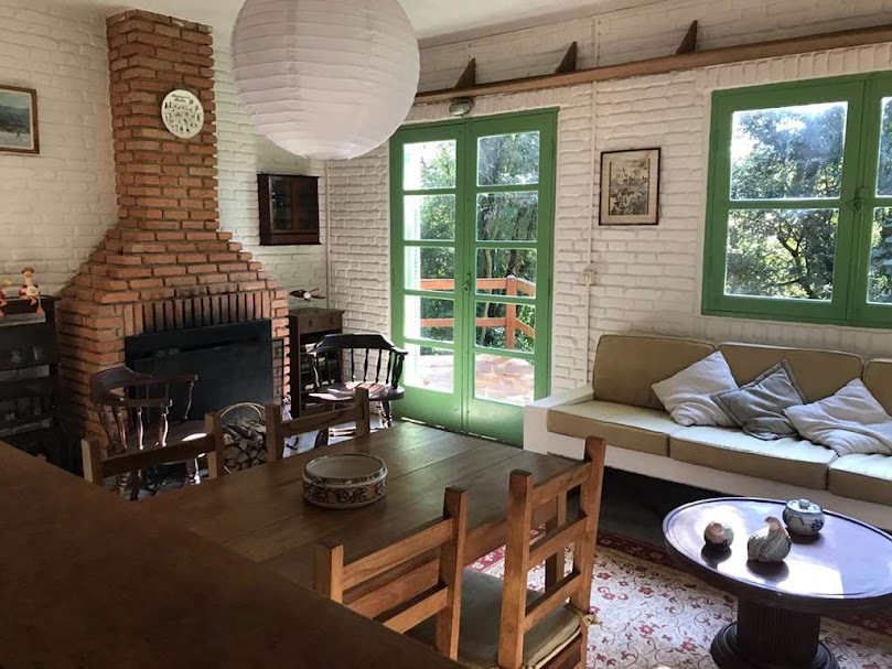 OPORTUNIDADE! Arquitetura autoral com forte pegada ecológica! ÚNICA e ESPECIAL!