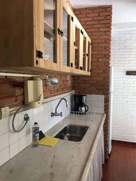 OPORTUNIDADE! Arquitetura autoral com forte pegada ecológica! ÚNICA e ESPECIAL!