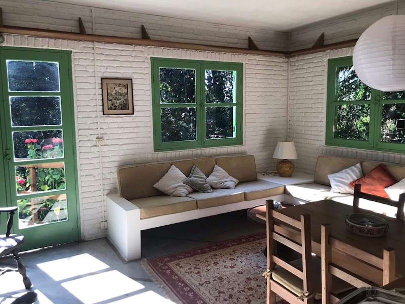 OPORTUNIDADE! Arquitetura autoral com forte pegada ecológica! ÚNICA e ESPECIAL!