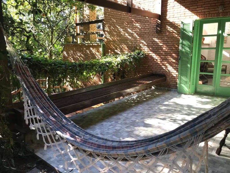 OPORTUNIDADE! Arquitetura autoral com forte pegada ecológica! ÚNICA e ESPECIAL!