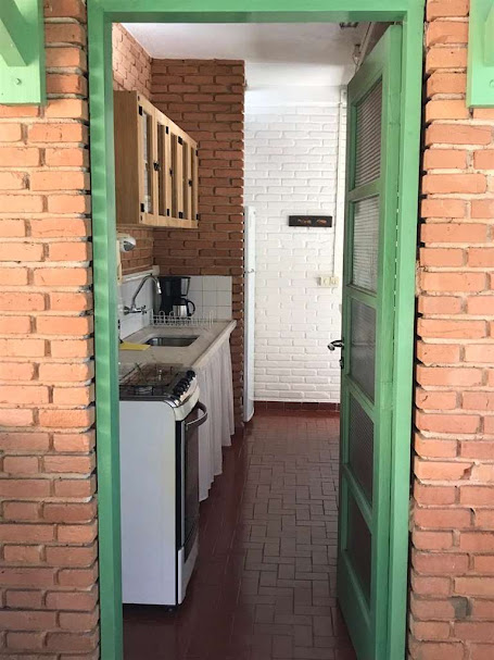 OPORTUNIDADE! Arquitetura autoral com forte pegada ecológica! ÚNICA e ESPECIAL!