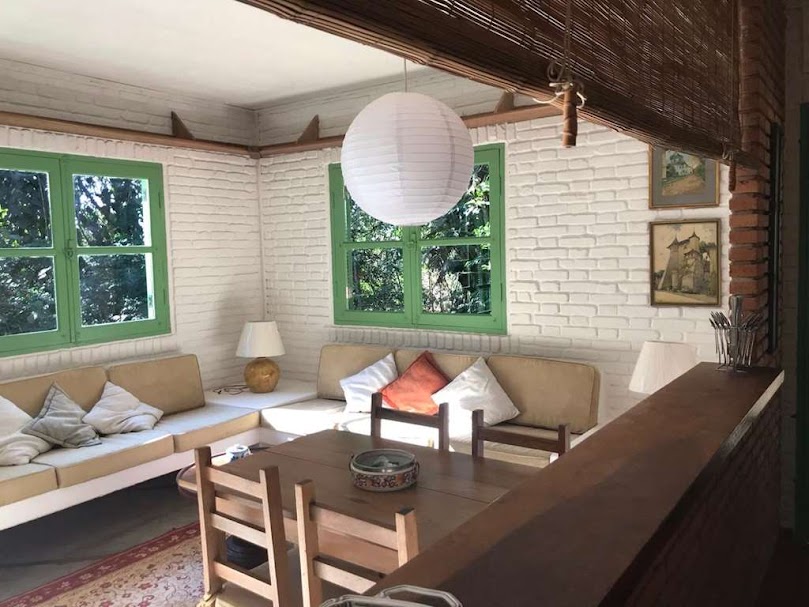 OPORTUNIDADE! Arquitetura autoral com forte pegada ecológica! ÚNICA e ESPECIAL!