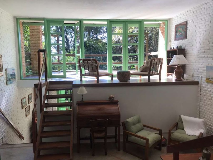 OPORTUNIDADE! Arquitetura autoral com forte pegada ecológica! ÚNICA e ESPECIAL!
