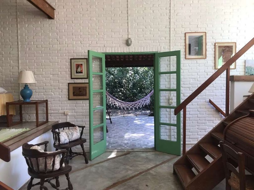 OPORTUNIDADE! Arquitetura autoral com forte pegada ecológica! ÚNICA e ESPECIAL!