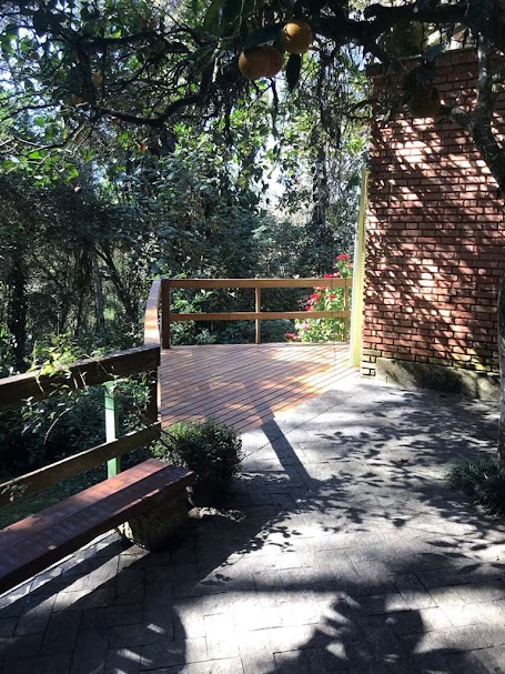 OPORTUNIDADE! Arquitetura autoral com forte pegada ecológica! ÚNICA e ESPECIAL!